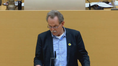 MdL Paul Knoblach (GRÜNE) bei seiner Rede zum Dringlichkeitsantrag "Kein Verbot der Kombinationshaltung in der Milchviehhaltung" der Fraktion FREIE WÄHLER am 10.02.2022